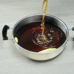 น้ำดำ(สุกี้ยากี้)