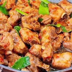 ซี่โครงคั่วพริกน้ำปลาร้า - Pork Ribs