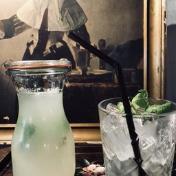 Fresh Lemonade w mint