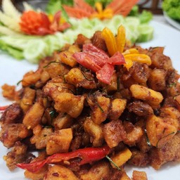 กากหมูผัดพริกขิง