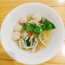 ก๋วยเตี๋ยวไก่ฉีกน้ำใส พิเศษ