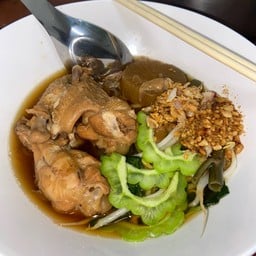 เส้นหมี่ขาวไก่มะระ