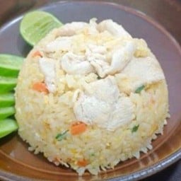 ข้าวผัดอกไก่