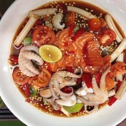 ตำเหลาแซลมอน+หมึกสาย