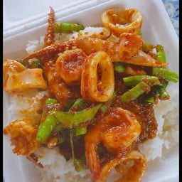ข้าวพริกแกงทะเล