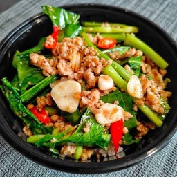 เนื้อสับผัดคะน้า