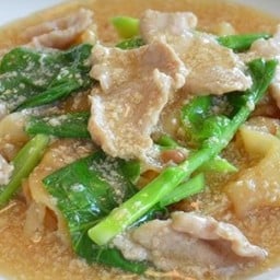 ราดหน้าหมู