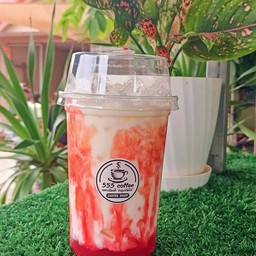 สตอเบอรี่นมสด