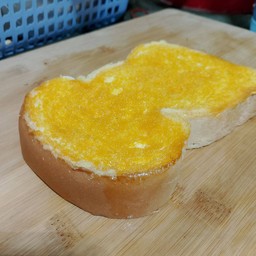 ขนมปังปิ้ง เนย 1 แผ่น