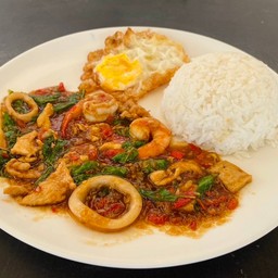 ข้าวกะเพรารวมมิตร