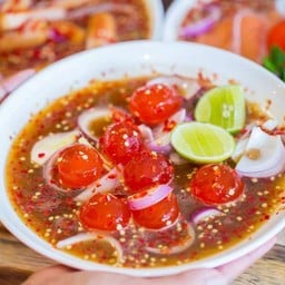 ยำไข่แดงเค็ม 7 ใบ