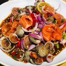 ยำแซลมอน+หอยแครง