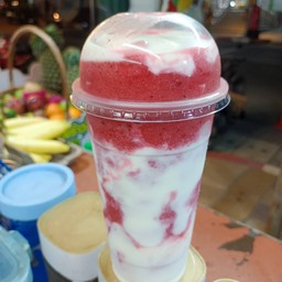 มิกซ์เบอร์รี่สดปั่นโยเกิร์ต