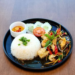 ข้าวผัดฉ่าทะเล