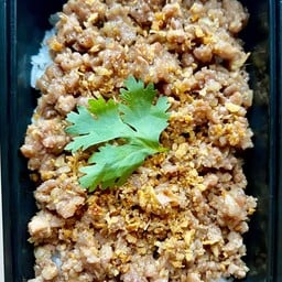 พี่กะเพรา น้องกระเทียม by Chef Zang Caramelize2020