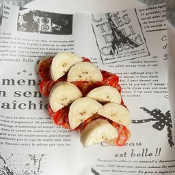 ครอฟเฟิล กล้วยราดซอสสตรอเบอร์รี่