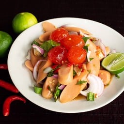 ยำไส้กรอก+ไข่แดงเค็ม