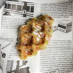 ครอฟเฟิล สังขยา โรยน้ำตาลไอซิ่ง