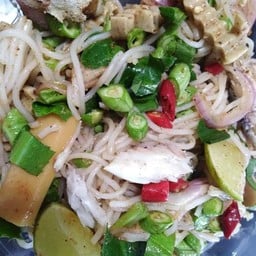 ยำขนมจีน