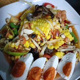 ตำไทยข้าวโพดไข่เค็ม