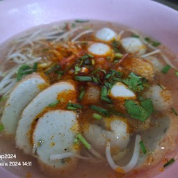 เกาเหลาลูกชิ้นปลา ต้มยำโบราณ