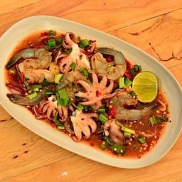 ยำกุ้งสด+หมึกสาย
