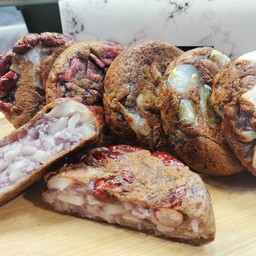 ขนมบ้าบิ่น 2 ชิ้น (คละหน้า)