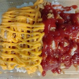 ข้าวไก่สไปร์ซี่ราดชีสโตะ+ซอสมะเขือเทศ