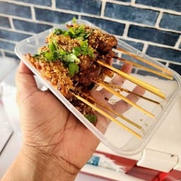 หมูปิ้งโบราณชายเล็ก ไม้ละ 5 บาท สาขาใหญ่