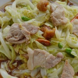 กะหล่ำปีผัดน้ำปลาใส่หมู