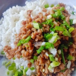 ข้าวราดหมูสับหวาน