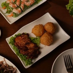 ไก่ย่างข้าวทอด