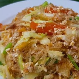 ผัดวุ้นเส้น กับข้าว