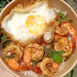 กะเพรากุ้งราดข้าว