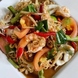 ตำป่ามาม่าทะเลกุ้งสุก