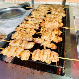 ร้านหมูเส้น หน้าโรงพยาบาลสรรพสิทธิประสงค์