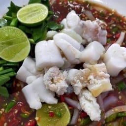ยำไข่ปลาหมึก