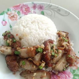 หมูกรอบคั่วพริกเกลือ