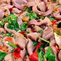 กะเพรากึ๋นไก่(กับข้าว)