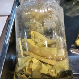 หน่อไม้ต้มใบย่านาง