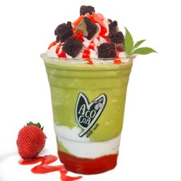 เมอรี่ทรี อูจิมัทฉะนำเข้าปั่น+เนื้อสตรอเบอรี่สด ท็อปบราวนี่