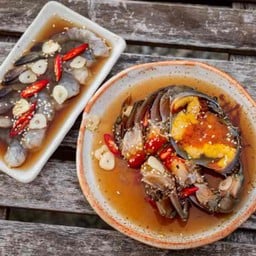 ปูไข่ 1 ตัวดองซีอิ้ว  & กุ้งดองซีอิ้ว (ฟรีสาหร่าย 1 ห่อ)