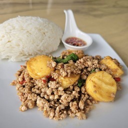 ข้าวกะเพราหมูสับ+เต้าหู้ไข่