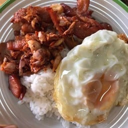 ข้าวหมูทอดกระเทียม