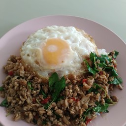 กะเพราหมูสับ+ไข่ดาว