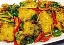 เนื้อปลากระพงผัดฉ่า ราดข้าว