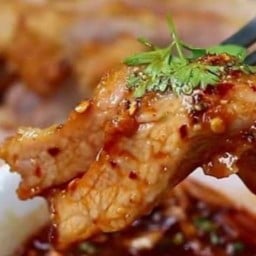 ข้าวหมูทอด น้ำจิ้มแจ่ว - มาบตาพุด