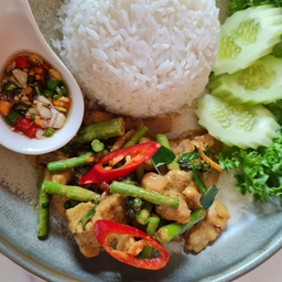 ข้าวราดพริกแกงหมู