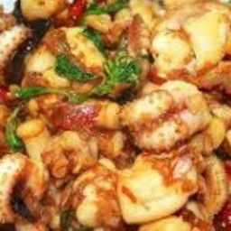 ข้าว ผัดกะเพราปลาหมึก