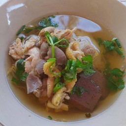 ก๋วยเตี๋ยวไก่ไทย บ้านสบายใจลำปาง